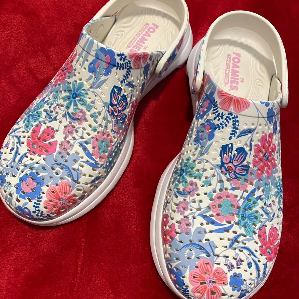Skechers Foamies sandals